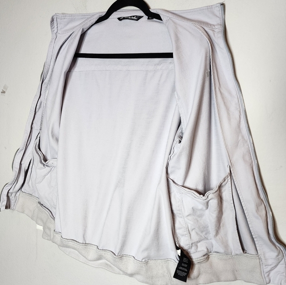 Travis Mathew lightweight zip jacket. - Picture 6 of 14